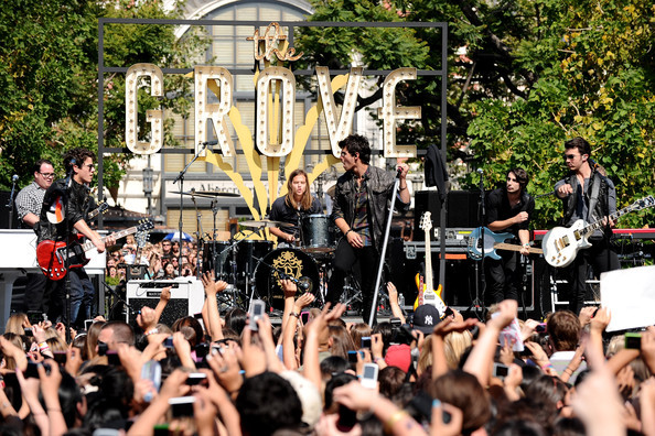 Jonas+Brothers+Friends+Perform+Grove+VE1DAskLQbMl - Jonas Brothers And Friends Perform At The Grove