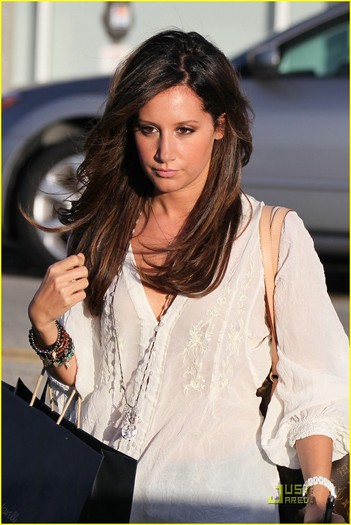 w98hm0 - Ashley Tisdale