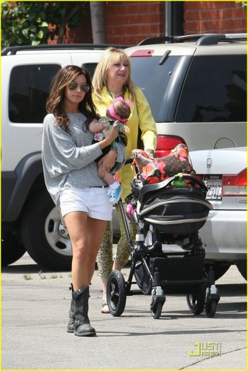 wuhrok - Ashley Tisdale