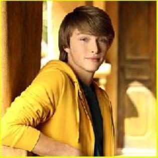 small_justjaredjr_old_89651_sterling_knight_starstruck