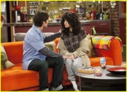 YEUASDWCAPPWFDQRSWT - magicieni din waverly place