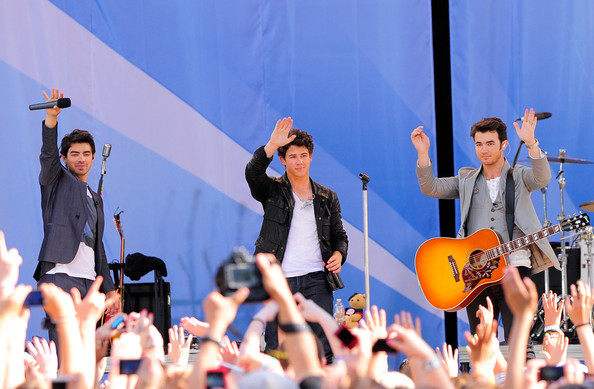 Jonas+Brothers+Demi+Lovato+Perform+ABC+Good+9MHrm02bGucl