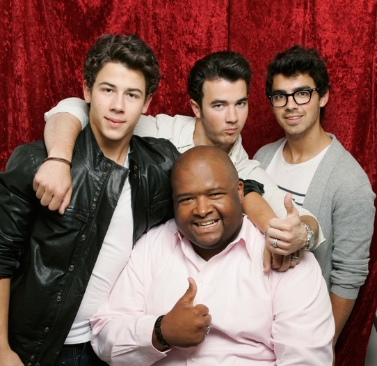 Funny-guyz-nick-jonas123500007- - Funny Guys