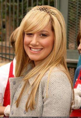 GNZEHDJGNYSFOIKYCCT - Ashley Tisdale