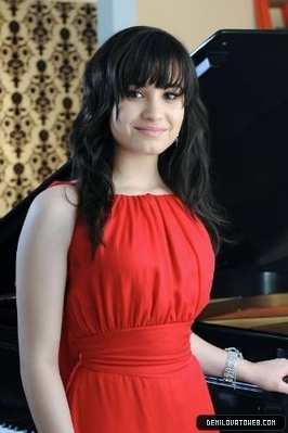 normal_demi-lovato-0004