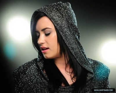 normal_demi-lovato-0103