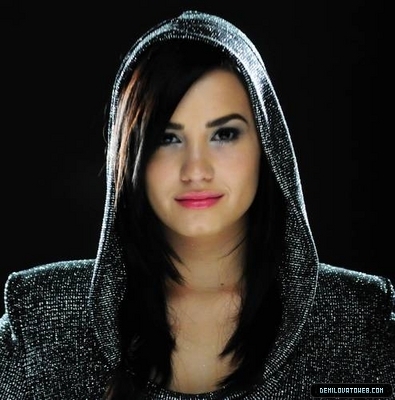 normal_demi-lovato-0114