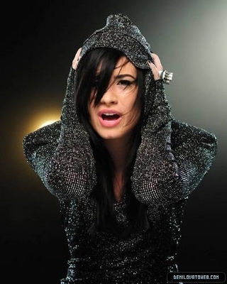normal_demi-lovato-00165454