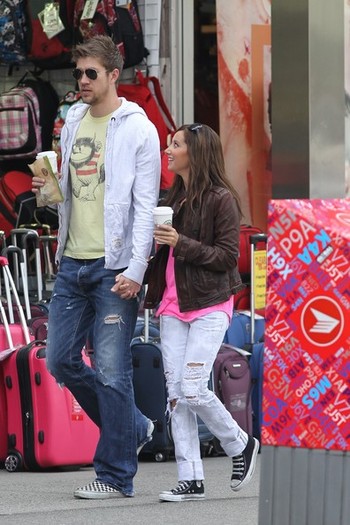 Ashley+and+Scott+ride+together+ZhMf9M52hrxl - Ashley Tisdale