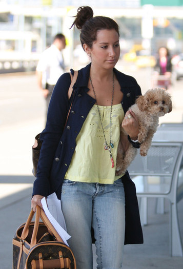 Tisdale+wraps+up+X3YzDOCouwul - Ashley Tisdale