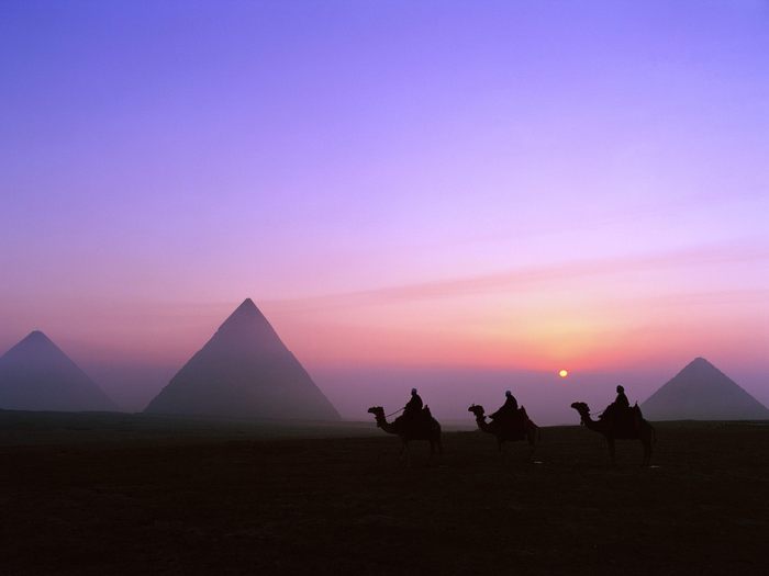 Pyramids%2C_Giza%2C_Egypt_-_Mystic_Journey[1] - Wallpapersuri