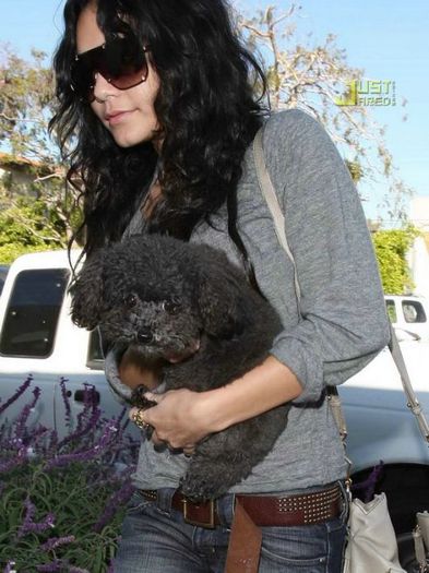 zac-efron-si-vanessa-hudgens-mari-iubitori-de-animale_4