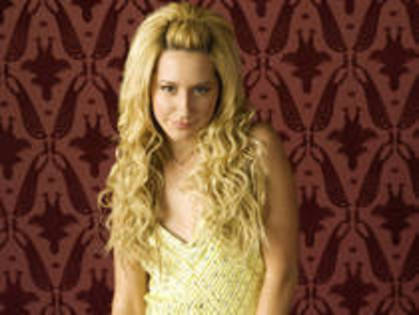 UAXQQQCHERWWLMQBZGG - Ashley Tisdale
