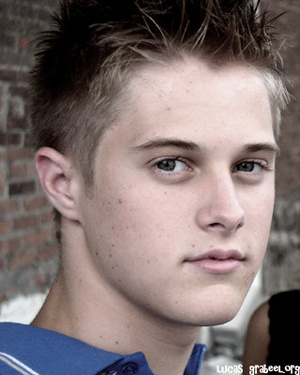 c4ef168d20_38865307_o2 - Lucas Grabeel