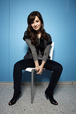 demi-lovato-104867l-poza