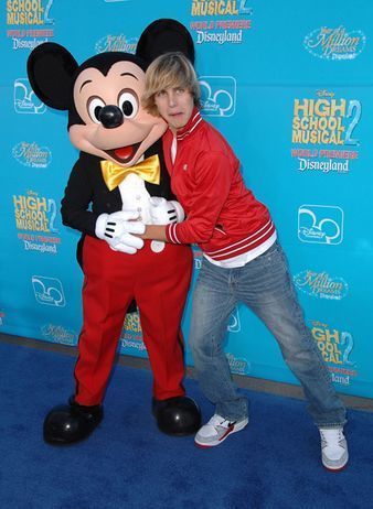 cody-linley-cody-linley-1061692_338_462