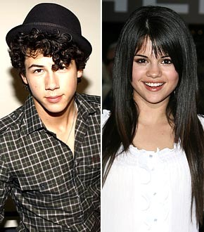 jonas-selena-b - Selena Gomez