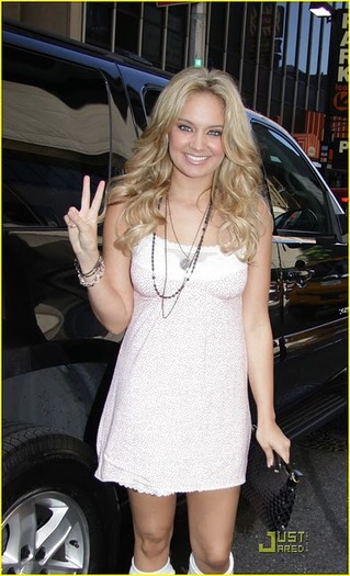 tiffany-thornton-alexa-chung-04