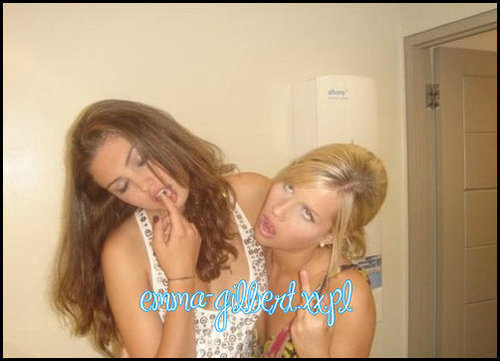 Claire-Holt-and-Phoebe-tonkin-claire-holt-2286195-500-361 - xoxo-clarie holt-xoxo
