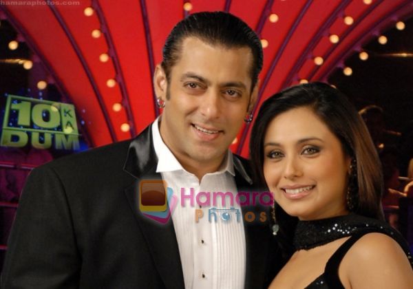 normal_Salman%20Khan%20&%20Rani%20Mukherjee%20at%20Grand%20Finale%20of%2010%20Ka%20Dum - Rani Mukherjee