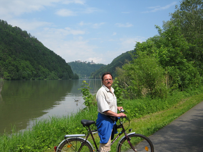 partea dreapta a dunarii-coborim; mergem spre untermühl la cetate
 partea dreapta a dunarii-coborim; mergem spre untermühl la cetate