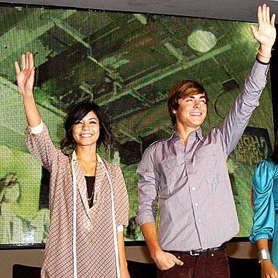 BJECHJVNLINFQHXOTML - Vanessa Hudgens and Zac Efron