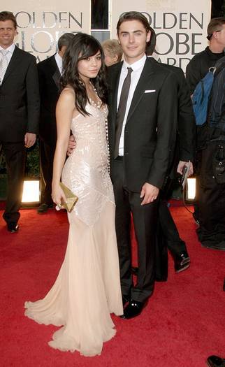 HHZHNYSQOTTXEAFAHFH - Vanessa Hudgens and Zac Efron