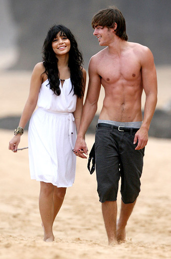 shirtless-zac-efron-and-vanessa-hudgens