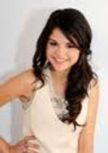 tryrty - Selena Gomez