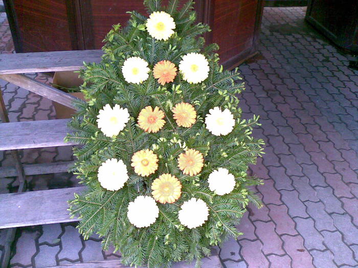 coroana naturala, gerbera - coroane funerare artificiale si naturale