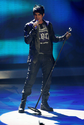 Adam Lambert, Cryin