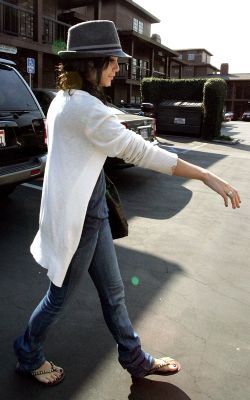 normal_vanessa-hudgens-wellness-1023-2