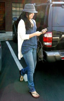 normal_vanessa-hudgens-wellness-1023-4
