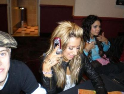 normal_Vcan1# - 0-Vanessa Hudgens-0