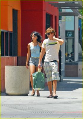 normal_zanessa-out-and-about-04