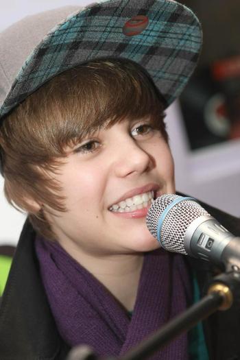 justin-bieber-boot%20(15)[1] - justinbieber