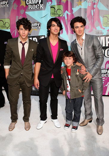 4 jo bros - Jonas Brothers