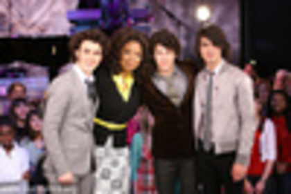 jonas-brothers_24_tmb - Jonas Brothers