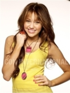 10880098_CEHMNMIJI - poze miley photoshot1