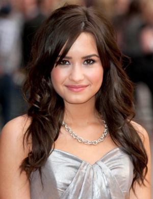 300px-Demi_Lovato_1 - album pentru ghicestesialege