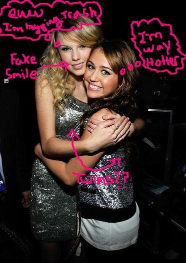 taylor-swift-miley-cyrus-together-friends-new-hair-style-hot-sexy-pics-love-story-chica-inc