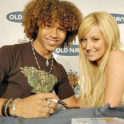 5-corbin-bleu-ashley-tisdale-400a070907 - surpriza5