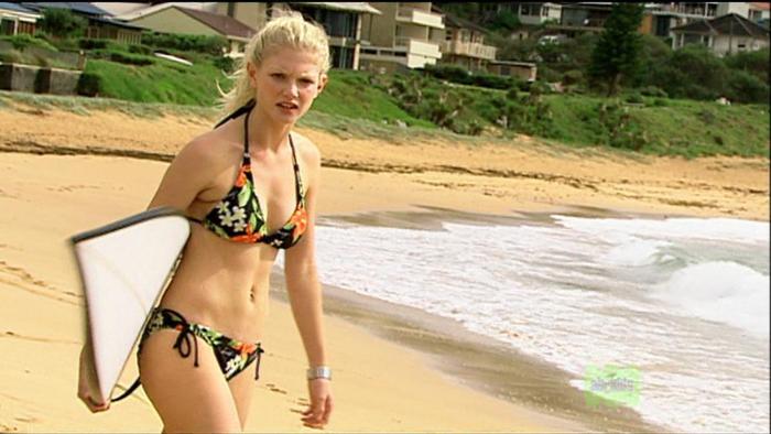 Cariba-Heine-cariba-heine-and-phoebe-tonkin-2595636-1280-720 - surpriza5