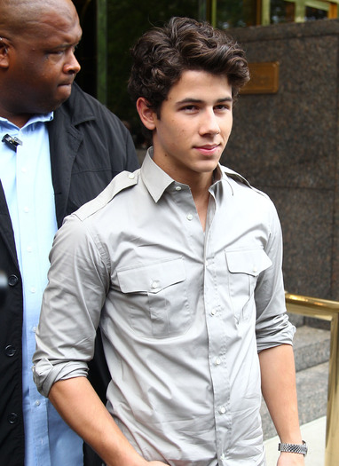 Nick-J-nick-jonas-12516447-1862-2560 - Images News