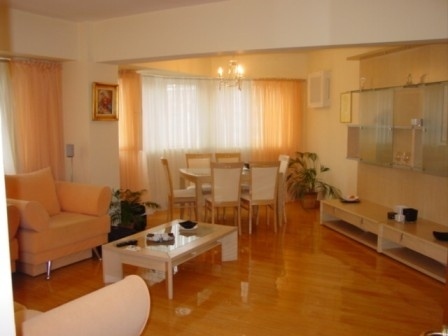 living - apartament 15-libera