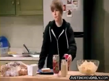 Justin-Bieber-Brand-New-Promo-Funny-MTV-Promo-From-MTV-Movie-Awards-%28HQ%29%5Bwww_savevid_com%5D_mp