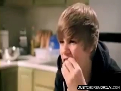 Justin-Bieber-Brand-New-Promo-Funny-MTV-Promo-From-MTV-Movie-Awards-%28HQ%29%5Bwww_savevid_com%5D_mp