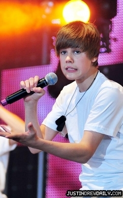 normal_justin-bieber-052210-5 - 0_0 Radio 1s Big Weekend 0_0