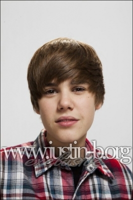 ~~ JusStiN BieEbEr ~~ - o_JuStiN phOtOshOoT 53_o