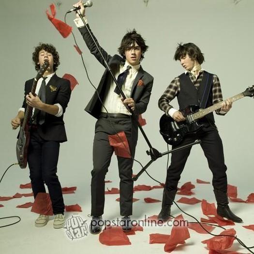 l_0c4553f2611d47d9bdf6de59127afb69 - aici va arat cat de mult ii iubesc pe jonas brothers